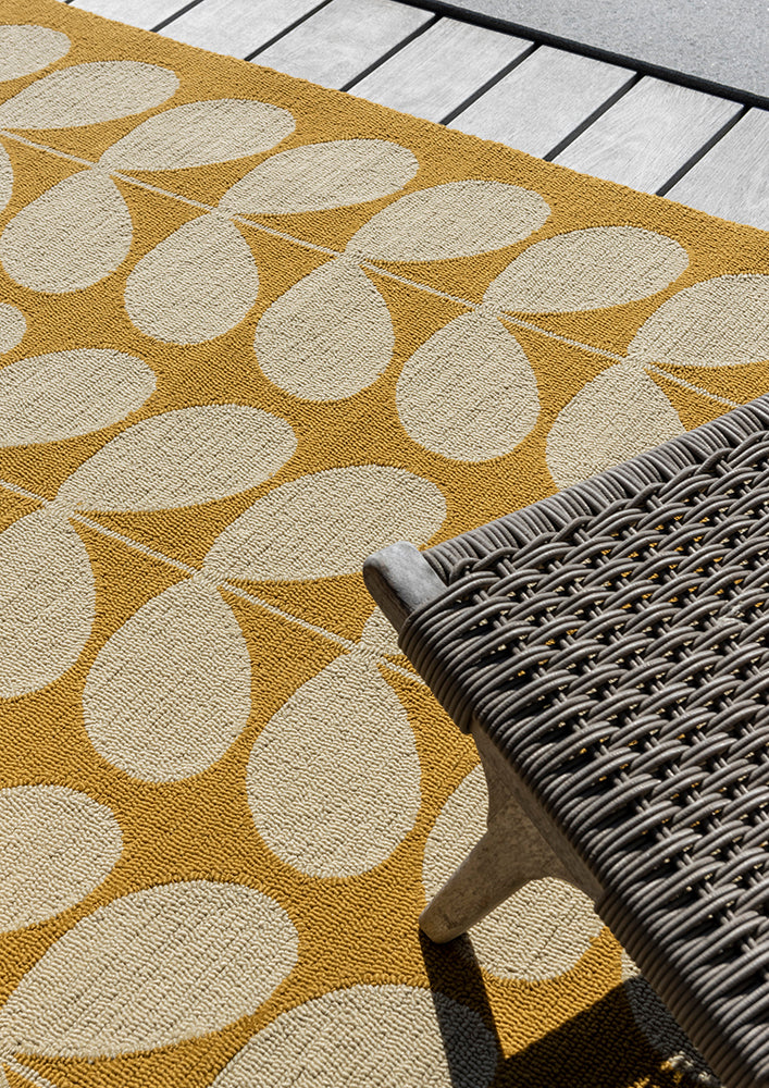 Solid Stem Sunflower Outdoor Rug | Orla Kiely Designer Rugs Belrose | Rugs 'N' Timber