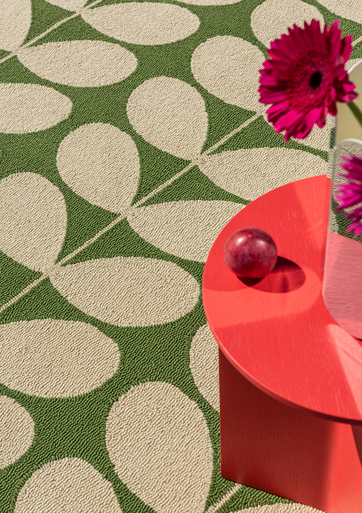 Solid Stem Basil Outdoor Rug | Orla Kiely Designer Rugs Belrose | Rugs 'N' Timber